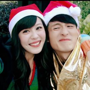 玩弄两个闷骚老熟女
